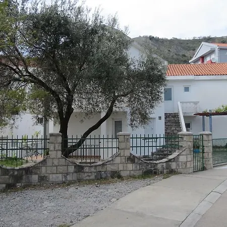 Apartament Lazarevic *